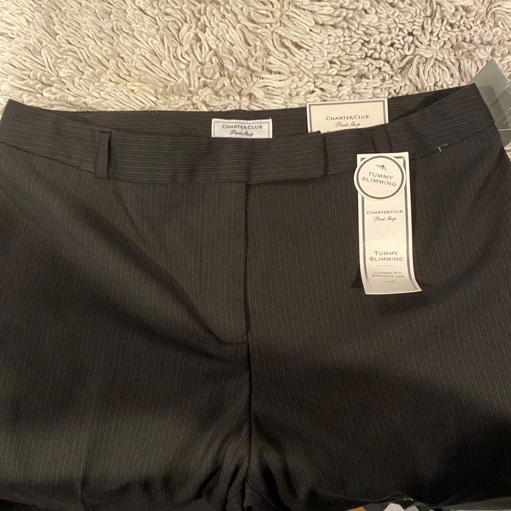 NWT charter club womens snacks.  Size 6 black with pinstripes.